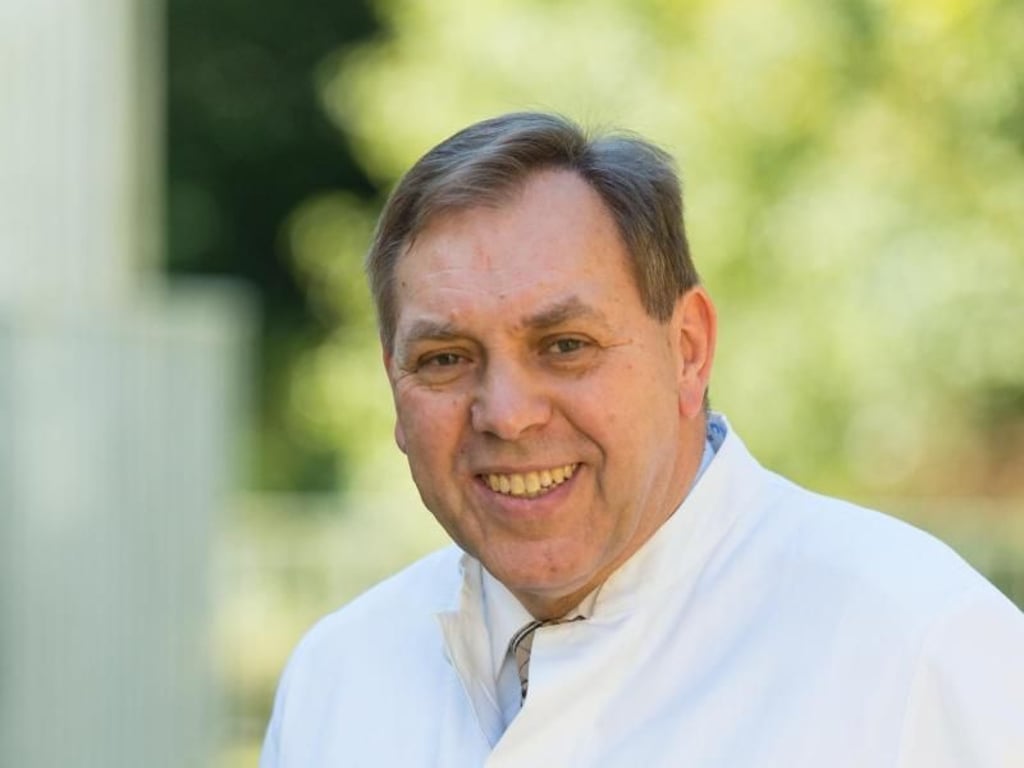 Dr. med. Lothar Brümmer ist Facharzt für Allgemeinchirurgie, Phlebologe und Oberarzt der Capio Mosel-Eifel-Klinik in Bad Bertrich. Foto: Capio Mosel-Eifel-Klinik