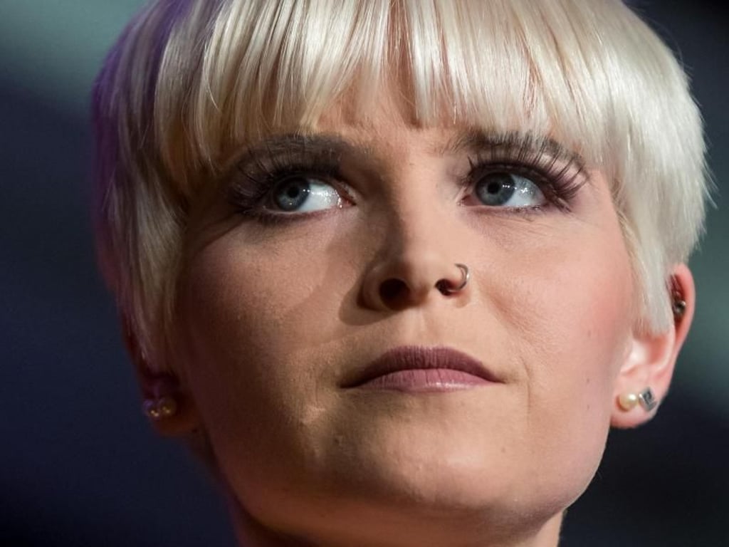 Kurz und blond - Auch Kurzhaarschnitte liegen wieder im Trend, wie auf der Frisurenschau in Nürnberg auszumachen ist. Foto: Daniel Karmann