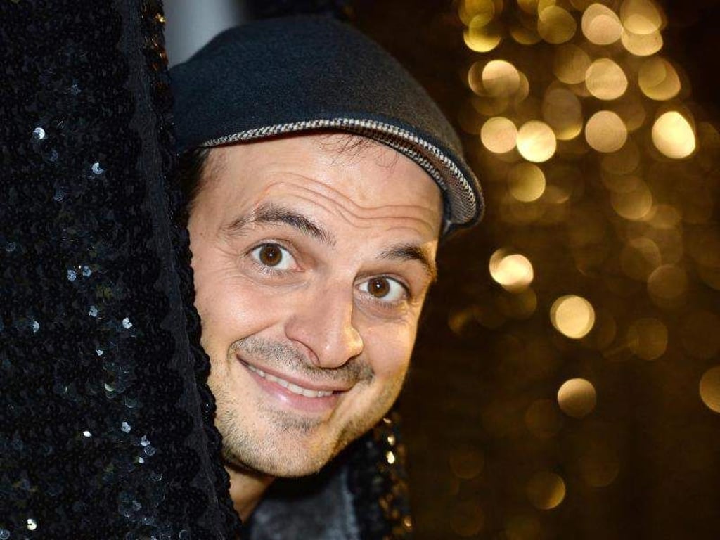Der türkisch-deutsche Komiker und Fernsehmoderator Kaya Yanar spielt auf Tour gerne Computerspiele. Foto: Patrick Seeger