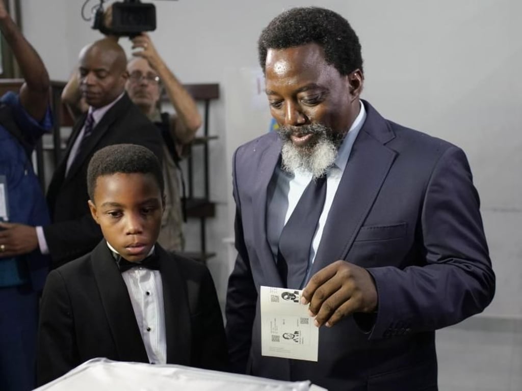 Der kongolesische Präsident Joseph Kabila bei seiner Stimmabgabe in Kinshasa. Foto: Jerome Delay/AP