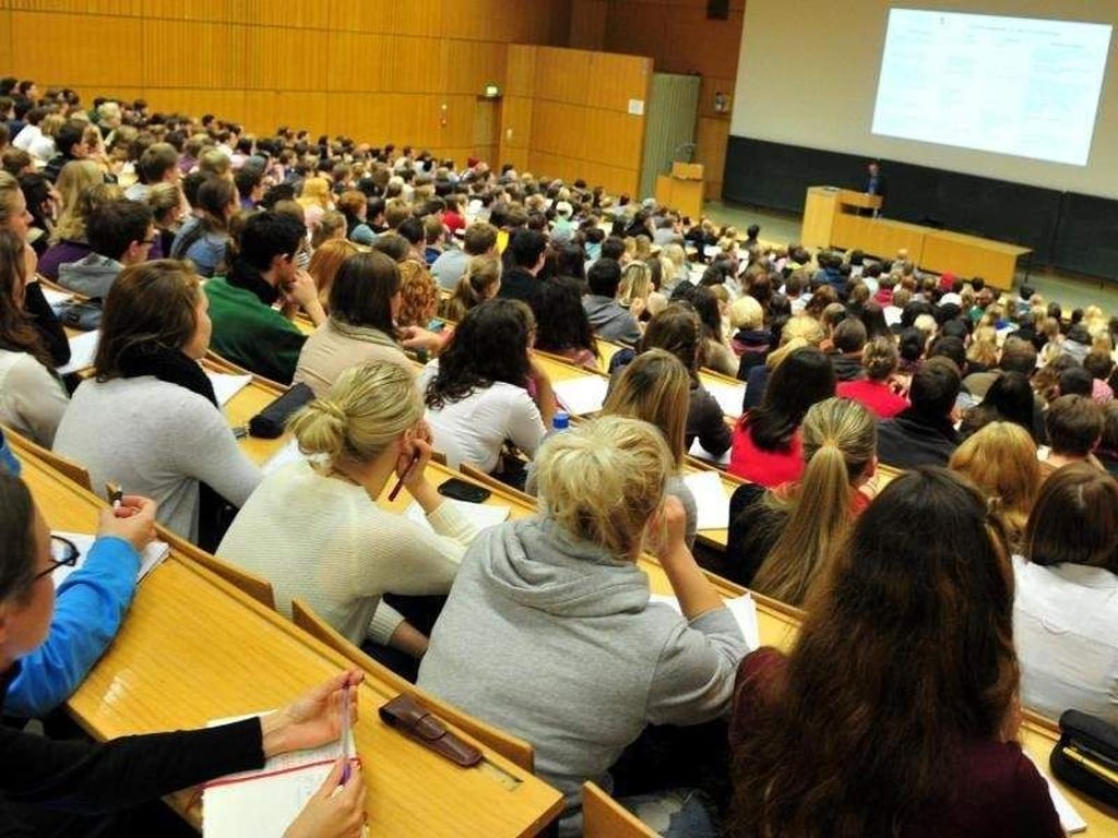 Die Rektoren der deutschen Hochschulen wollen, dass die gerade erst abgeschafften Studiengebühren wieder eingeführt werden. Foto: Foto: Jan-Philipp Strobel