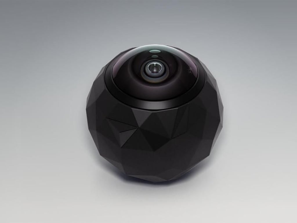 Die Actioncam 360fly nimmt Fotos mit 360-Grad-Blickwinkel auf und ist wasser- und staubfest. Foto: 360fly