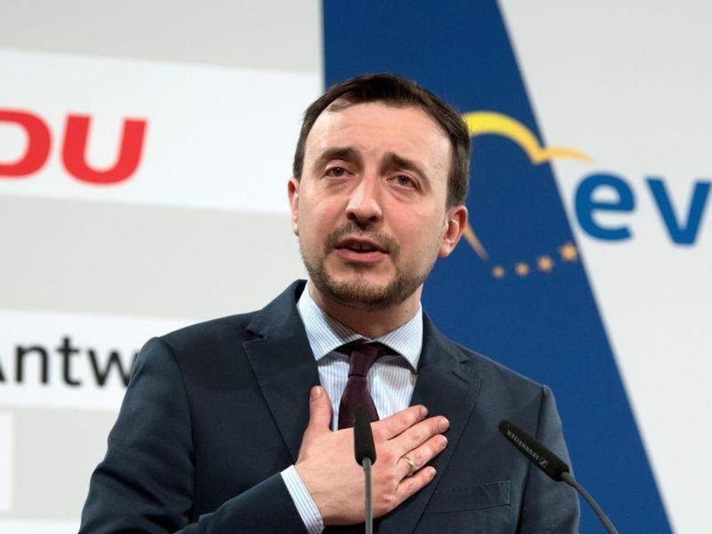 Paul Ziemiak, Generalsekretär der CDU, redet auf dem Europagespräch der CDU in Halle/Saale. Foto: Hendrik Schmidt