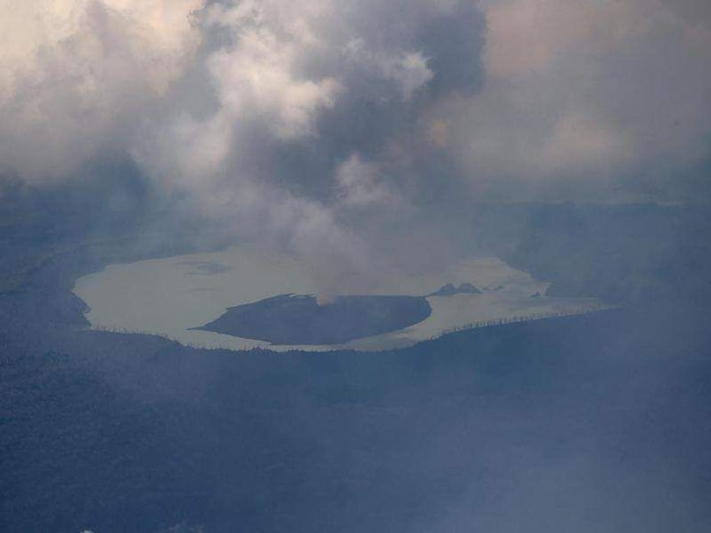 Luftaufnahme des Vulkans auf der zu Vanuatu gehörenden Pazifikinsel Ambae. Foto: New Zealand Defense Force/AP