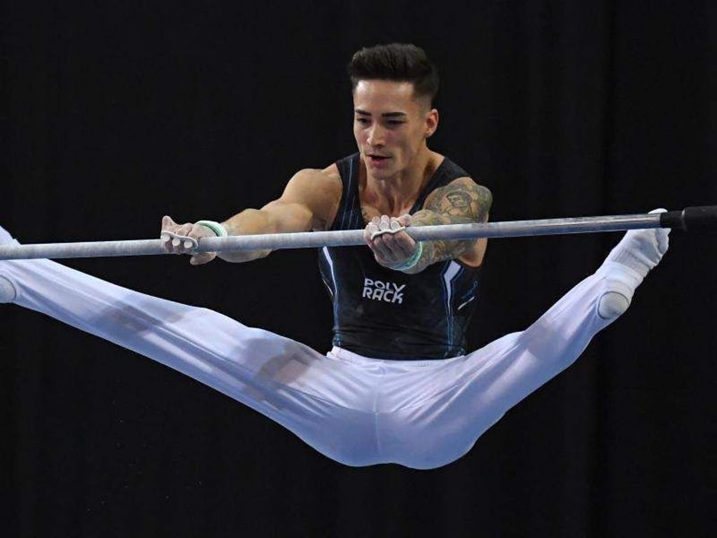 Turnt trotz Rippenbruch bei der WM in Doha: Marcel Nguyen. Foto: Hendrik Schmidt