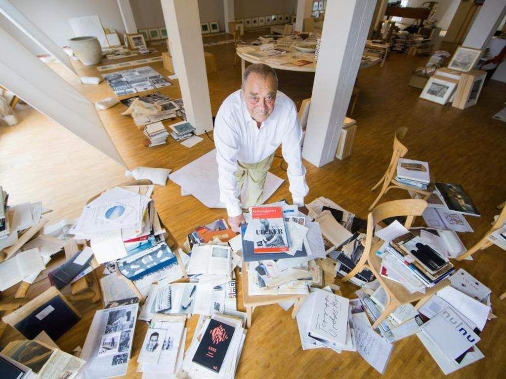 Günther Uecker in seiner Welt. Foto: Rolf Vennenbernd