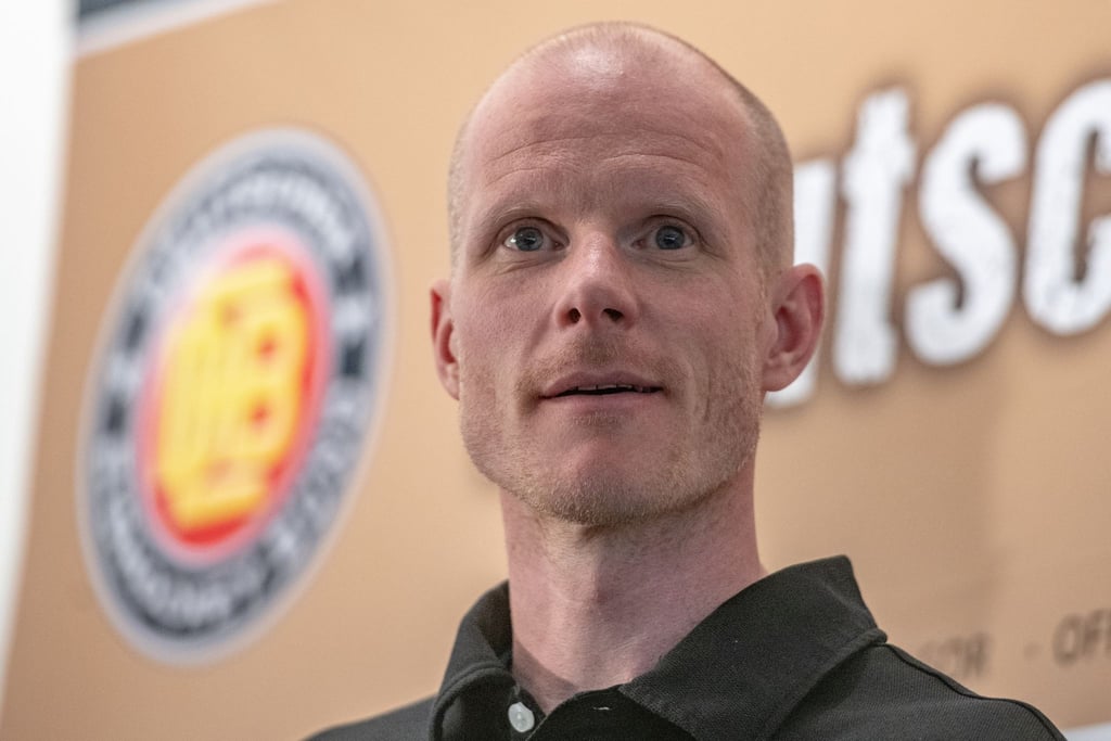 Weiß noch nicht, ob die Teilnahme von deutschen NHL-Profis an der WM Sinn macht: Toni Söderholm, Eishockey-Bundestrainer.
