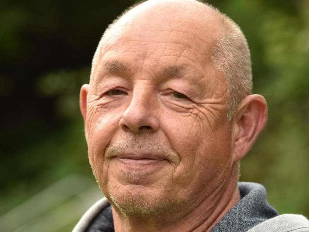 Reiner Kuhn ist Vater von vier Töchtern. Als die Älteste geboren wurde, war er ein junger Mann - bei der Jüngsten bereits 55 Jahre alt. Foto: Uwe Zucchi/dpa-tmn