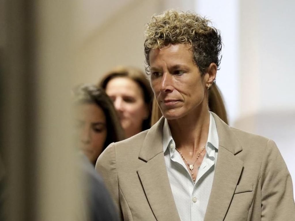 Klägerin Andrea Constand kommt zum Gericht, wo Bill Cosbys Urteil verkündet wird. Foto: David Maialetti/Pool The Philadelphia Inquire