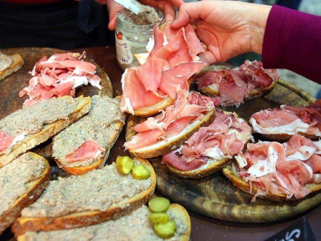 Fleischliebhaber können durchatmen. Auch wenn die Studien beunruhigend sind, Ernährungsexperten meinen, dass sie deshalb nicht zum Vegetariertum überlaufen müssen. Foto: Wolfgang Kumm