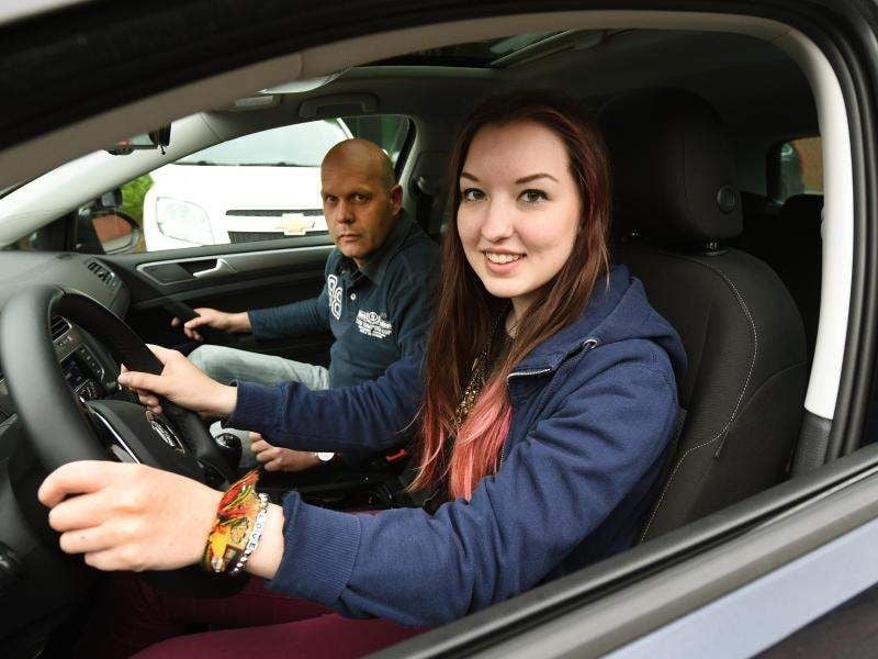 Huk Coburg Kfz Versicherung Begleitetes Fahren Kosten Begleitetes Fahren kann Kfz-Versicherung günstiger machen