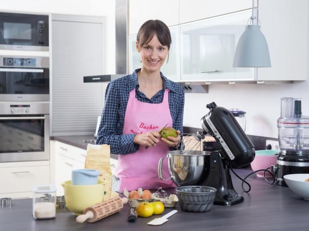 Kathrin Runge legt viel Wert darauf, unabhängig zu sein. Wenn sie in ihrem Blog mit Firmen kooperiert, macht sie das transparent. Runge betreibt den Back-Blog backenmachtgluecklich.de. Foto: Tobias Hase
