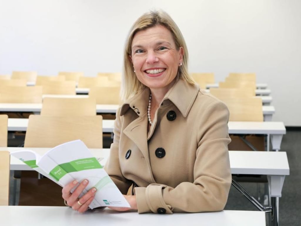 Anja Seng ist Professorin für Personalmanagement an der FOM Hochschule. Foto: Tim Stender/FOM Hochschule