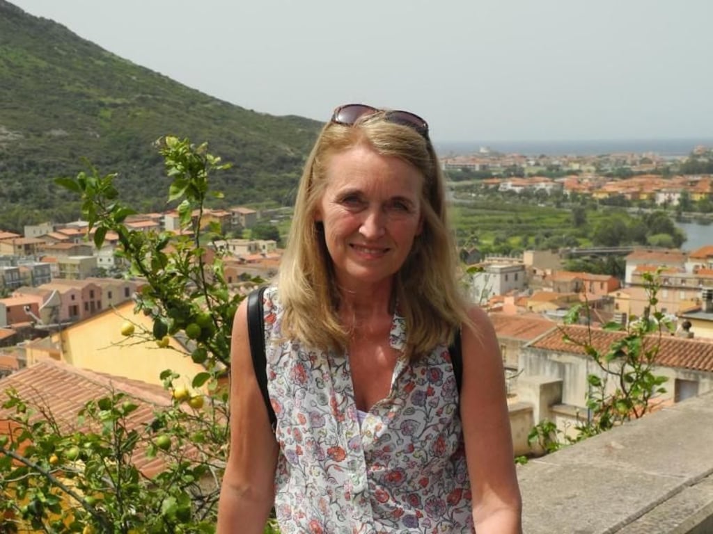 Regina begleitet die Touren von Re-Bo-Reisen schon seit einigen Jahren. Lange hat sie in ihrer Heimat Gesprächskreise für Trauernde geleitet. Heute hat sie eine Praxis für Lebensberatung und bietet Trauernden Hilfe an. Foto: Kristin Kruthaup