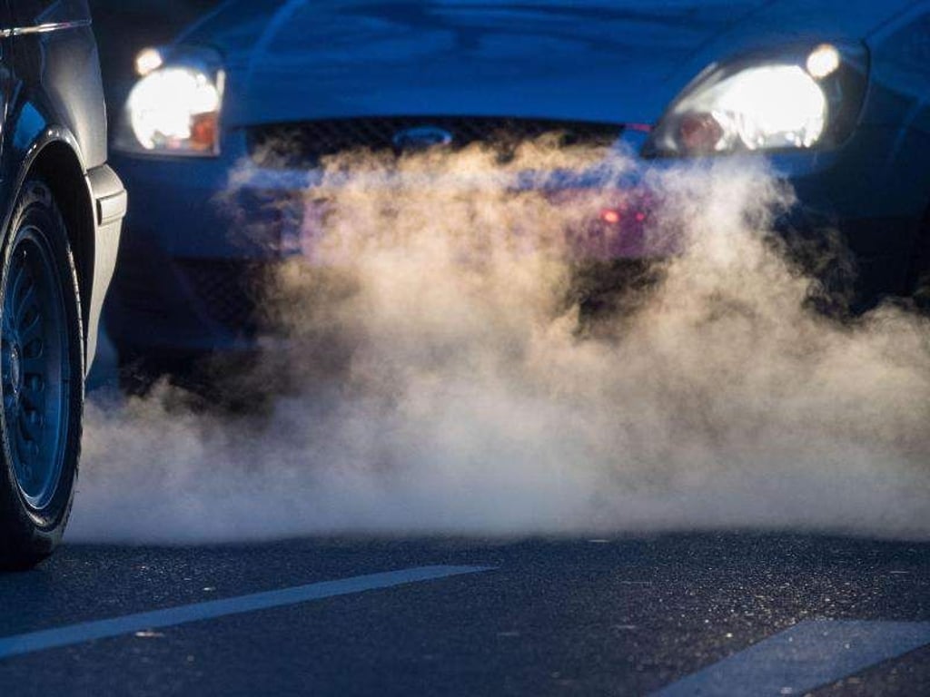 In vielen Städten wird es 2019 voraussichtlich die geplanten Fahrverbote für ältere Autos mit Dieselmotor geben. Foto: Marijan Murat