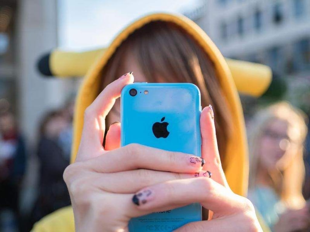 Der Hype um die App «Pokémon Go» ist auch in Deutschland angekommen. Foto: Peter Steffen