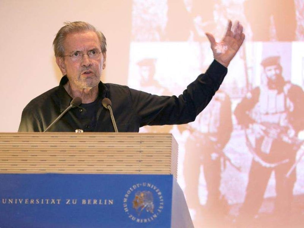 Der Publizist Jürgen Todenhöfer hat dem Grips Theater exklusiv die Rechte an seinem Buch «Inside IS - 10 Tage im «Islamischen Staat»» zur Bearbeitung für ein Jugendstück gegeben. Foto: Stephanie Pilick