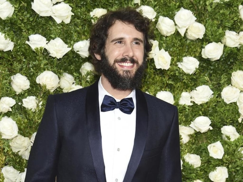 Josh Groban kam zu den Tony Awards in die Radio City Music Hall. Foto: Evan Agostini