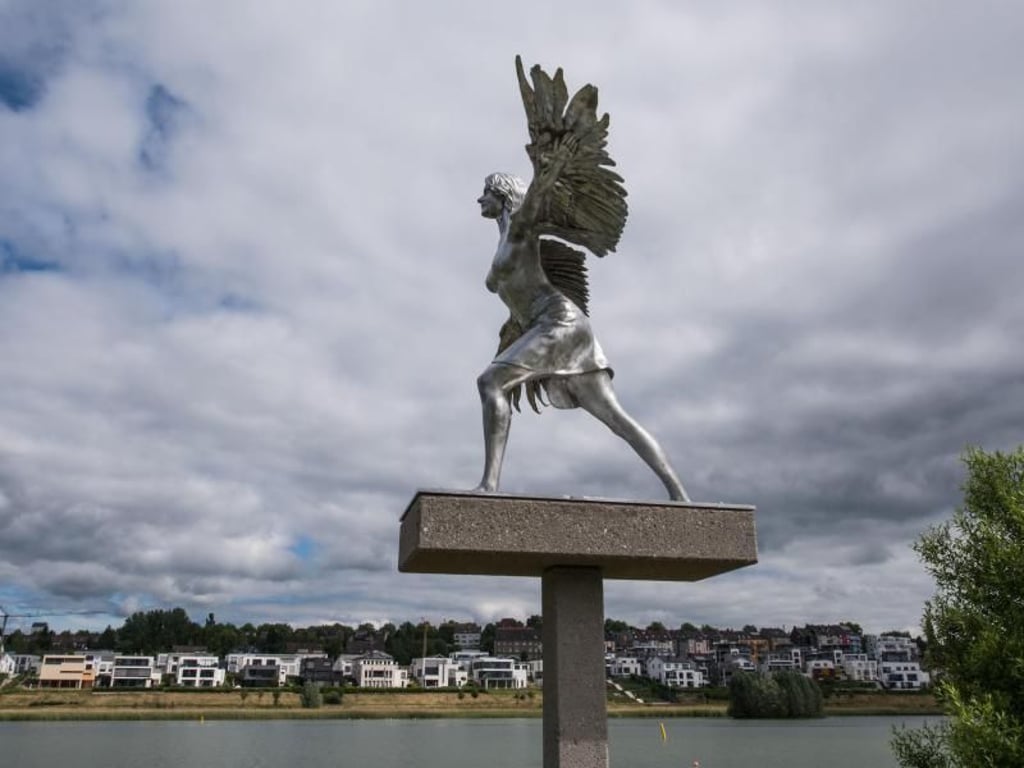 Die «Vogelfrau» von Lucy und Jorge Orta. Foto: Bernd Thissen