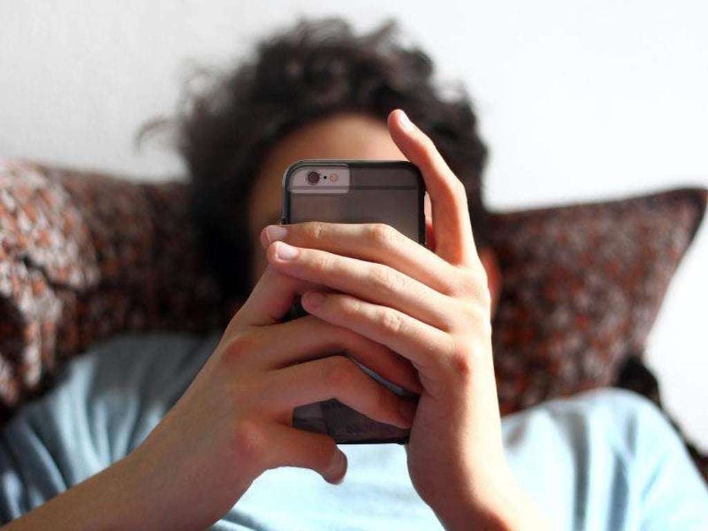 In der Pubertät wird für viele Jugendliche das Leben kompliziert. In sich ruhende Großeltern können eine große Hilfe sein, Probleme zu meistern. Foto: Karl-Josef Hildenbrand/Symbolbild