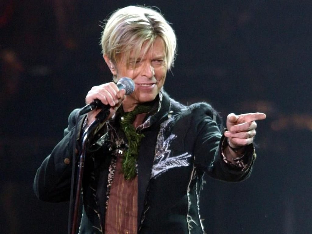 David Bowie 2003 beim Start seiner Deutschland-Tour in Hamburg. Foto: Maurizio Gambarini