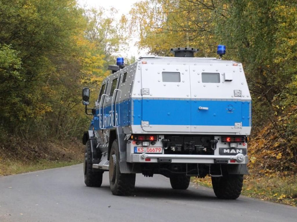 Beim Militär nicht ungewöhnlich, für den Polizei-Einsatz eher neu: Ein Lastwagen mit Panzermanier. Foto: Rheinmetall