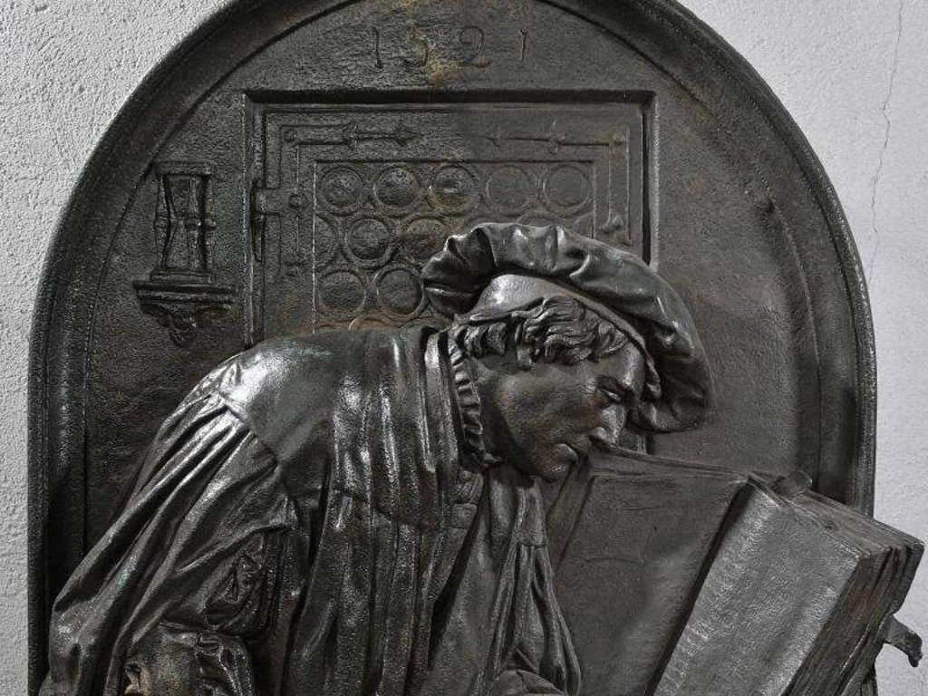 Das Martin Luther-Denkmal ist in einer Werkstatt zu sehen. Foto: Hendrik SchmidtArchiv