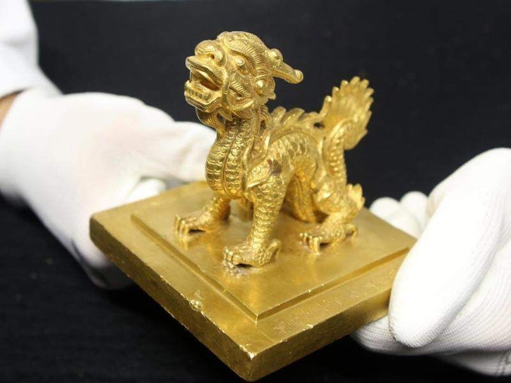 Das schwere Goldsiegel des Kaisers Minh Mang (1827). Foto: Roland Weihrauch