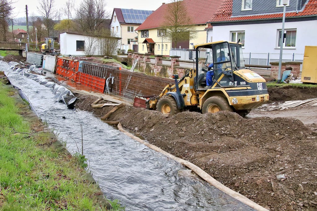 Die Bauarbeiten an der Thyra in Rottleberode sind noch im vollen Gange.