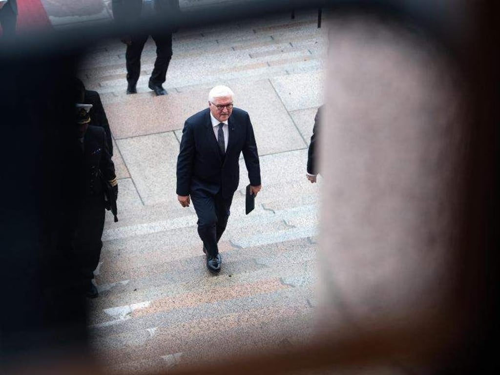 Bundespräsident Frank-Walter Steinmeier verschläft die Zeitumstellung meistens. Foto: Bernd von Jutrczenka