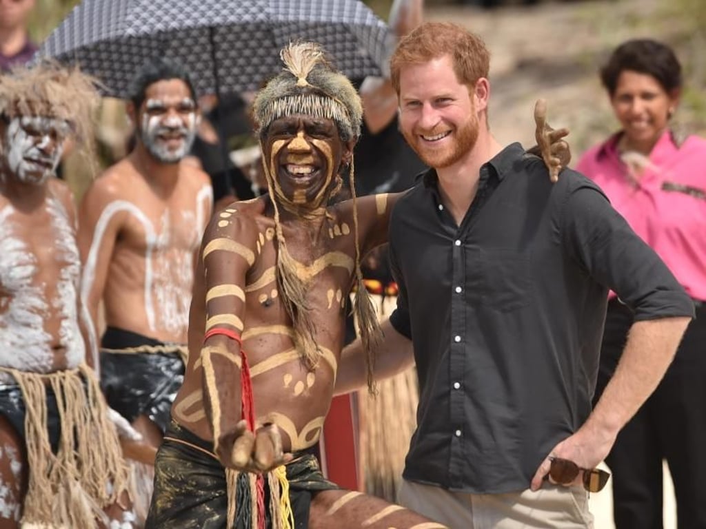 Prinz Harry im Pile Valley mit Joe Gala (.) Mitglied des Volkes der Butchulla, die die traditionellen Besitzer von Fraser Island sind. Foto: Peter Parks