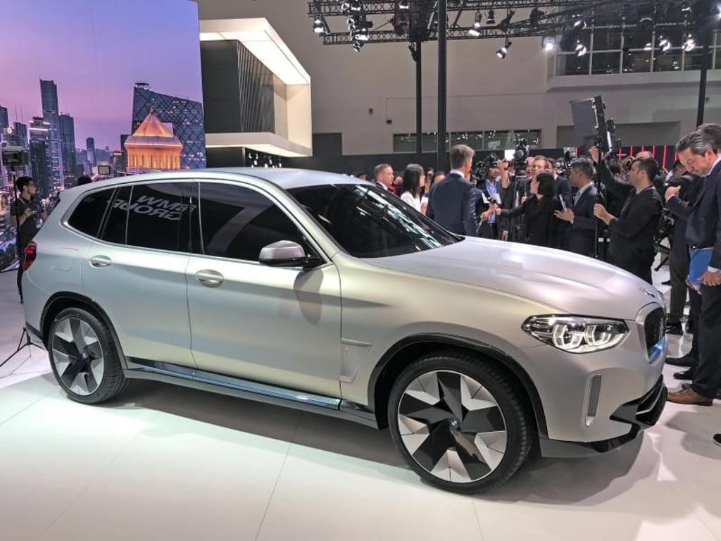 Elektrisches SUV aus Bayern: BMW zeigt die seriennahe Studie des iX3 mit 400 Kilometern Reichweite. Foto: Thomas Geiger
