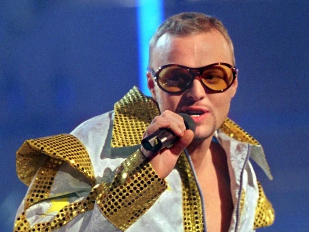 Stefan Raab beim deutschen Vorentscheid zum «Grand Prix Eurovision» in der Bremer Stadthalle im Jahr 2000. Foto: Ingo Wagner