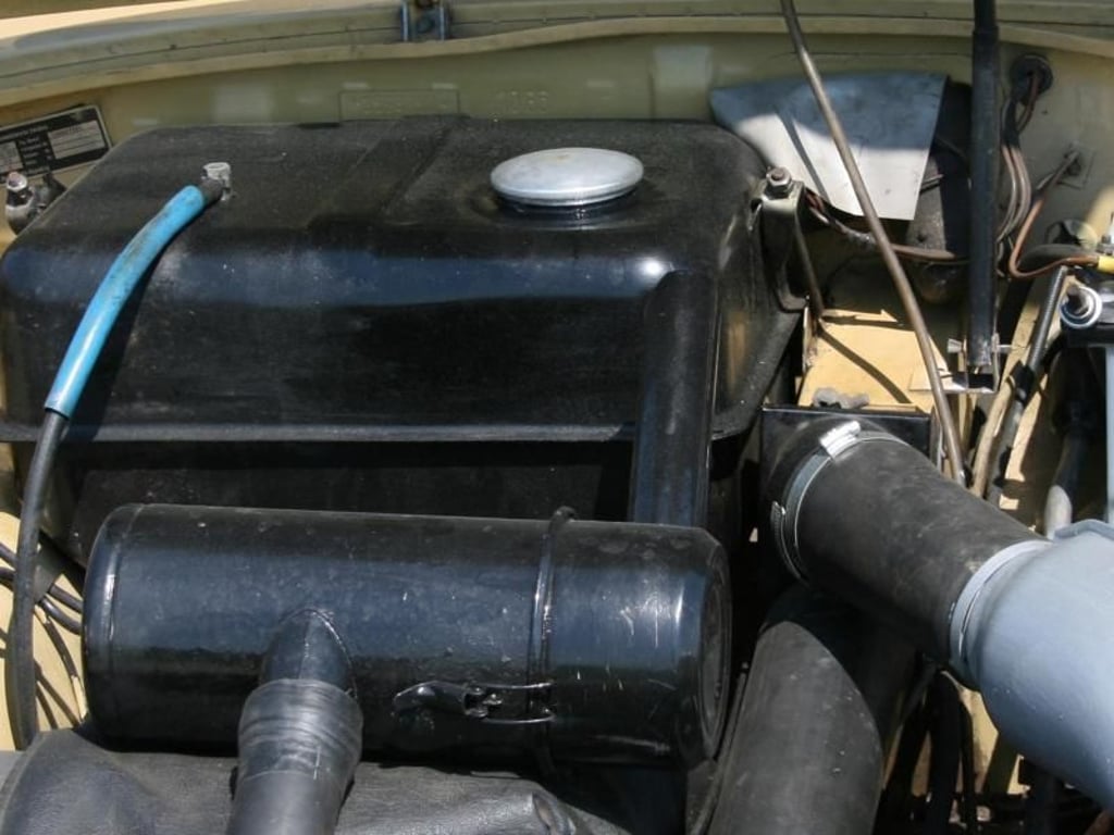 Im Zweitakt einer ganzen Nation: Der Trabant mit Zweitaktmotor trug zur Massenmobilität der Bevölkerung in der ehemaligen DDR bei. Foto: Thomas Geiger/dpa-tmn