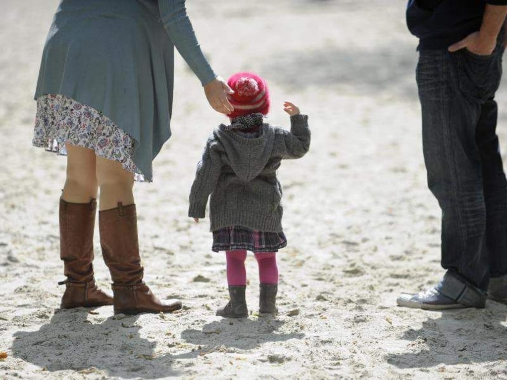 Wenn das Kind vor Wut schreit, sollten Eltern die Diskussion abbrechen und eine kurze Auszeit verordnen. Wichtig ist aber, danach auf das Kind zuzugehen. Foto: Andreas Gebert