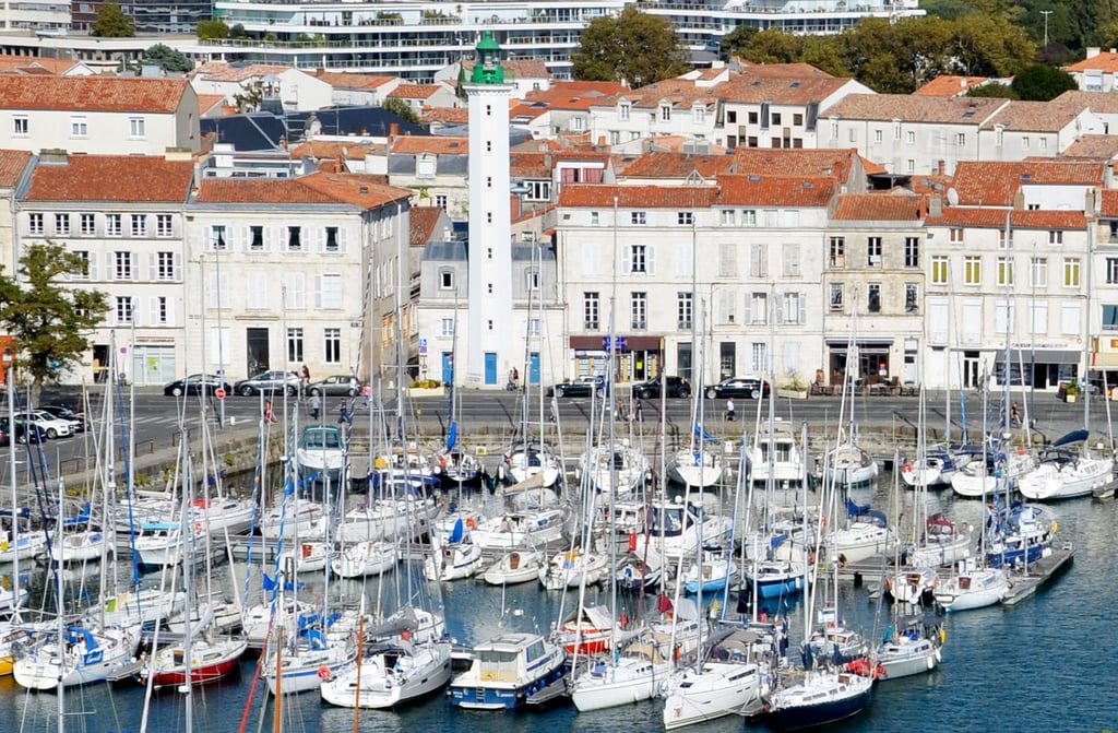 Leuchtturm am Quai Valin am Hafen von La Rochelle.