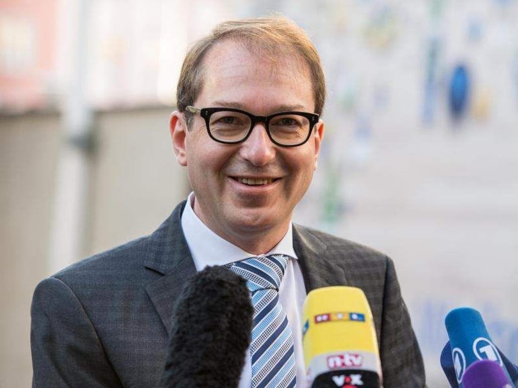 Bundesverkehrsminister Alexander Dobrindt lehnt die Erhöhung der Dieselsteuer ab. Foto: Matthias Balk/Archiv