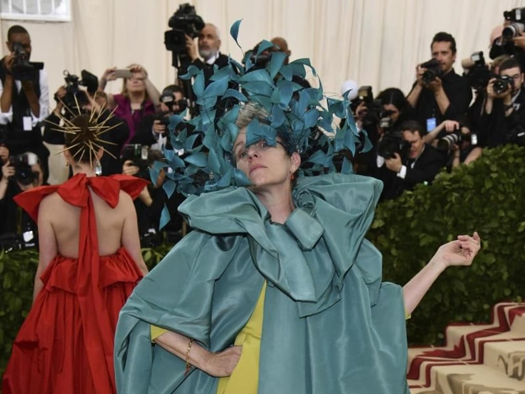 Frances McDormand gab sich bei der «Met Gala» 2018 des Kostüminstituts des Metropolitan Museum of Art die Ehre. Foto: Charles Sykes