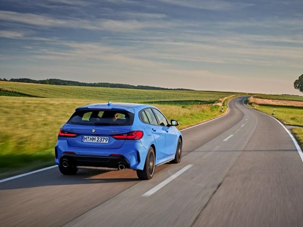 Mit einem Durchschnittsverbrauch von 6,8 Litern/100 km gehört der Vierzylinder-Turbo-Benzindirekteinspritzer nicht gerade zu den sparsamsten Motoren in der Kompaktklasse. Foto: BMW