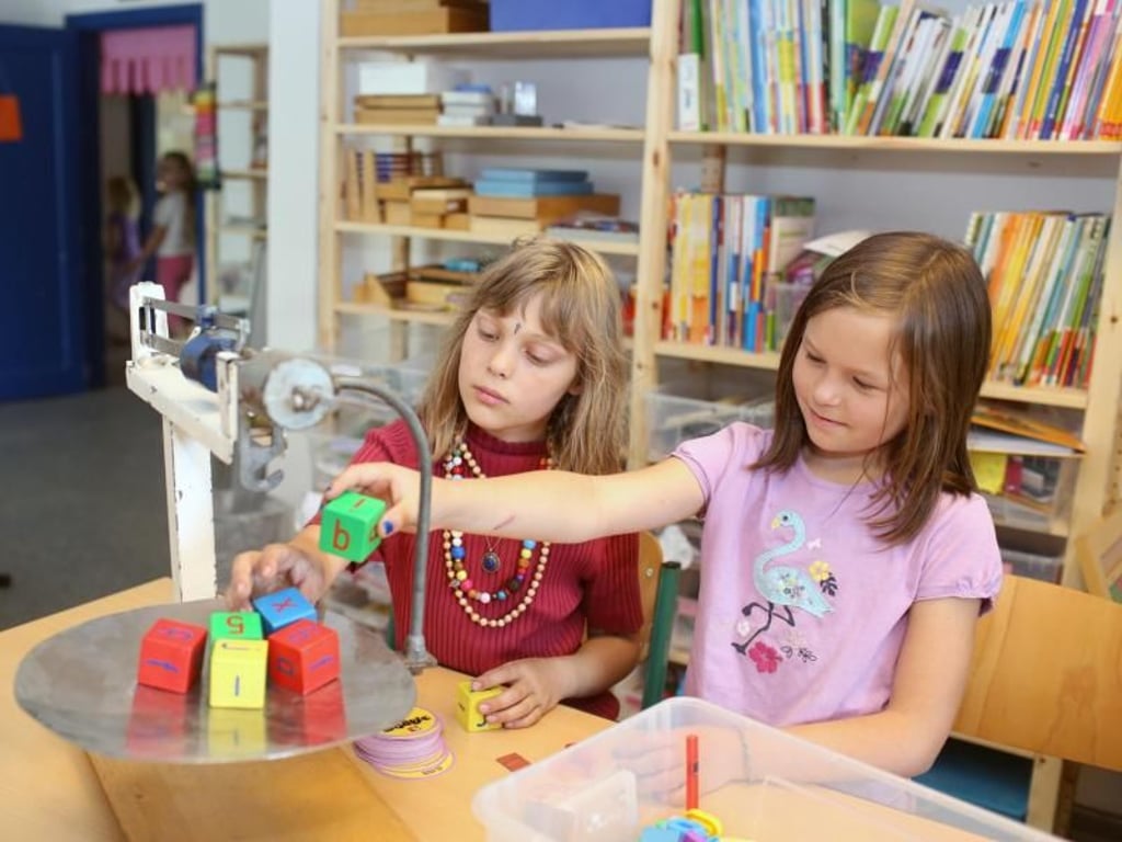 An Freien Schulen wie in Huntlosen sollen Kinder in ihrem eigenen Tempo lernen dürfen. Foto: Markus Hibbeler