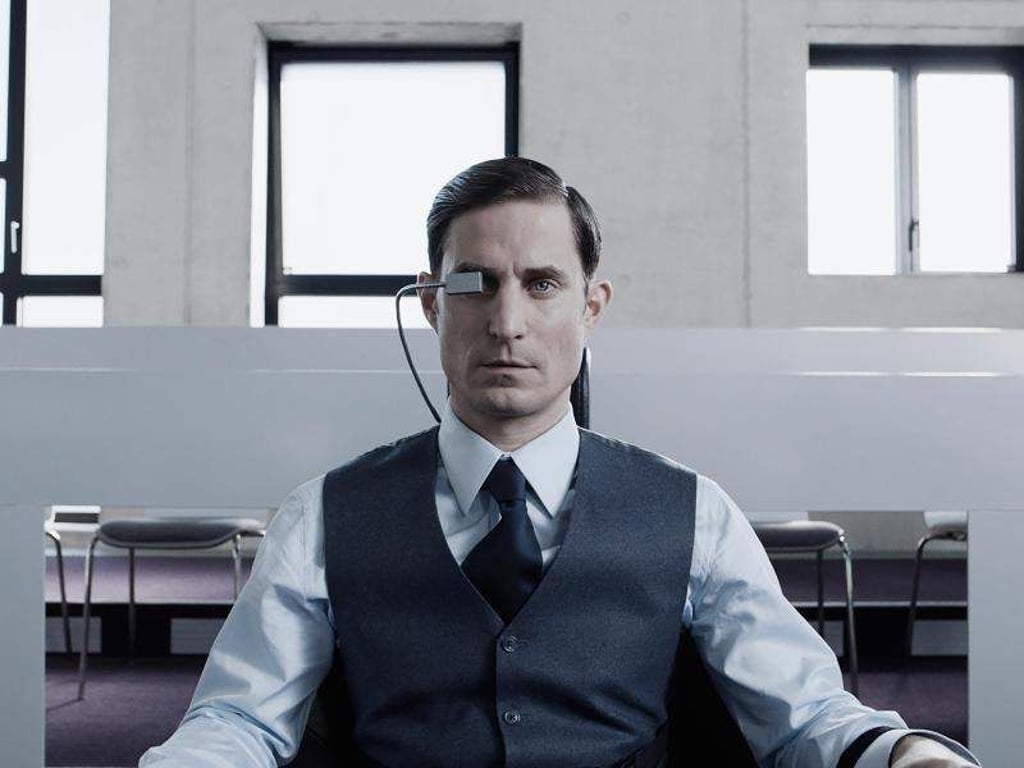 Vincent Baumann (Clemens Schick) ist ein Versicherungsagent, für den sich alles um Selbstoptimierung und -beherrschung dreht. Foto: Camino Filmverleih