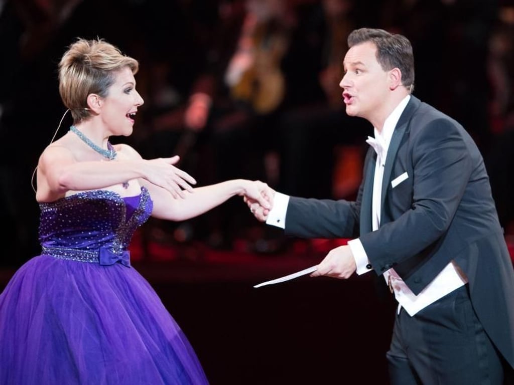 Die US-amerikanische Mezzosopranistin Joyce DiDonato und der Modedesigner Guido Maria Kretschmer in Aktion. Foto: Sebastian Kahnert