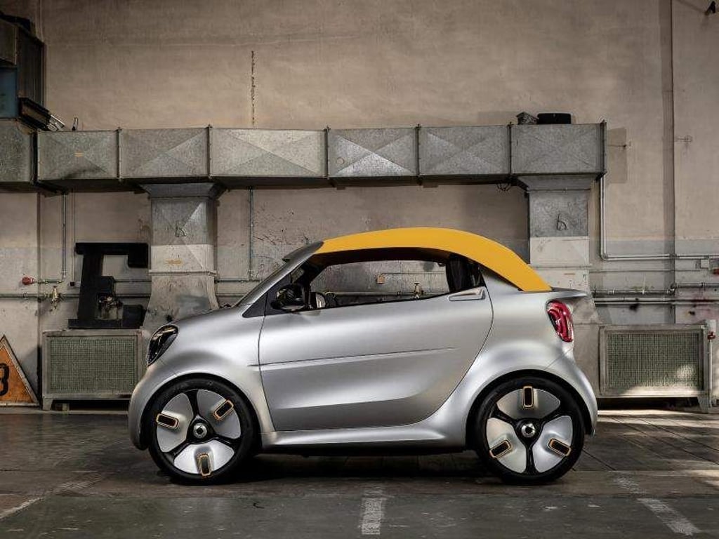 Neue Silhouette: Auf dem Genfer Autosalon zeigt Smart die bereits bekannte Studie Forease als Speedster mit stoffbespanntem Hardtop. Foto: Daimler AG