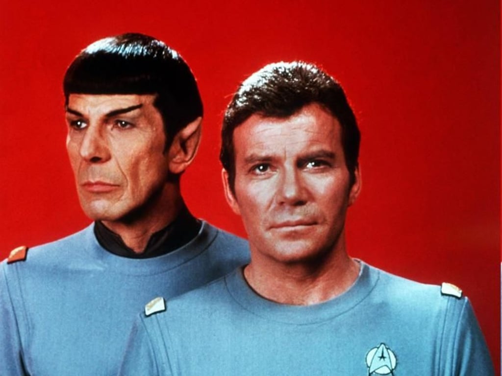 Legendäres Duo: William Shatner als Captain James T. Kirk (r.) mit Leonard Nimoy als Spock. Foto: dpa