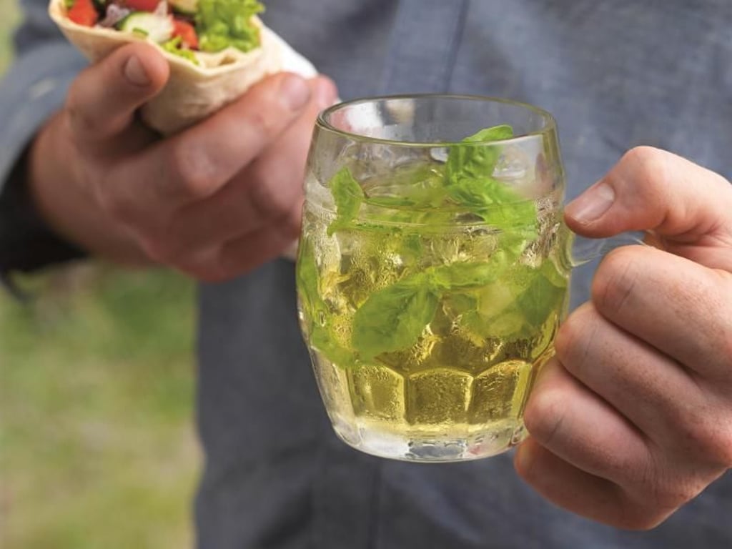Ein Birne-Anis-Drink ist eine erfrischende Kombination. Foto: Eisenhut & Mayer/Brandstätter Verlag