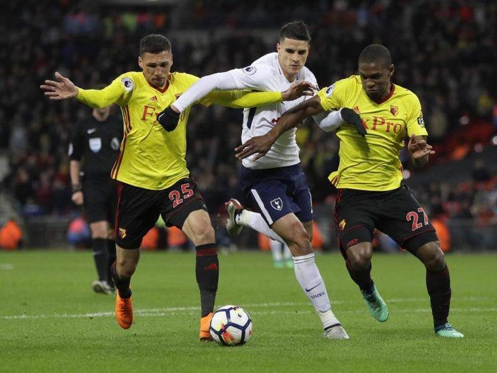 José Holebas (l) spielt in der Premier League für den FC Watford. Foto: Kirsty Wigglesworth/AP