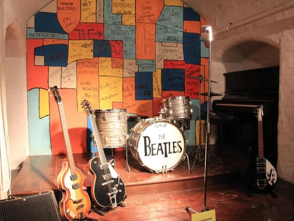 Nachbau der kleinen Bühne im Cavern Club, in dem die Beatles Anfang der 1960er Jahre spielten. Foto: Silvia Kusidlo