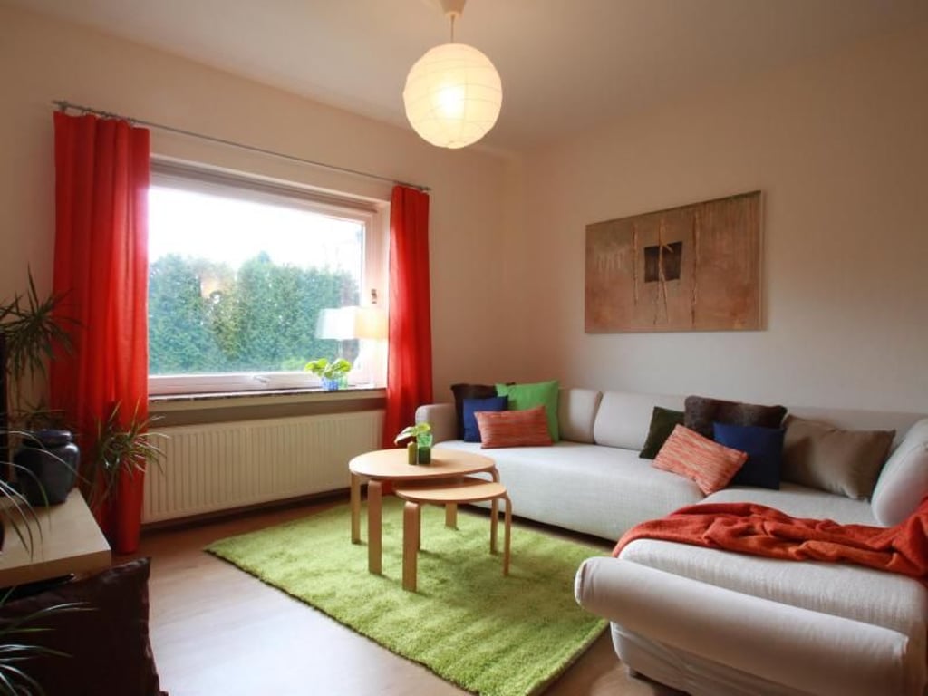 Home Stager verändern ein Zimmer nicht nach den Wünschen der Besitzer, sondern mit Blick auf die möglichen Käufer. Ihnen soll schließlich die Immobilie gefallen. Foto: John Houghton