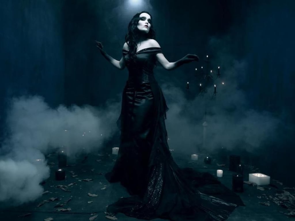 Zwischen Licht und Finsternis: Tarja. Foto: earMUSIC/Tim Tronkoe