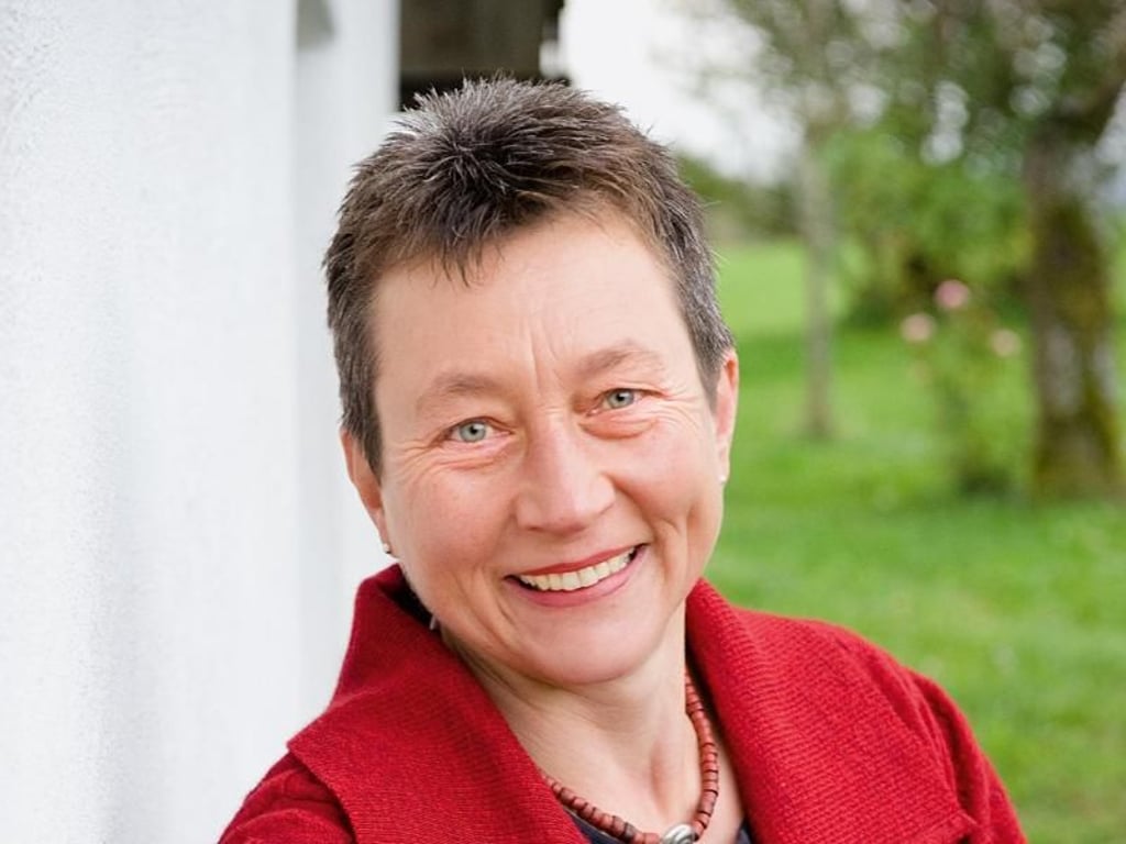 Annette Schierhorn ist Autorin des Buches «Fruchtwein, Liköre, Most & Säfte» aus dem blv Verlag. Foto: BLV Verlag/Bethel Fath